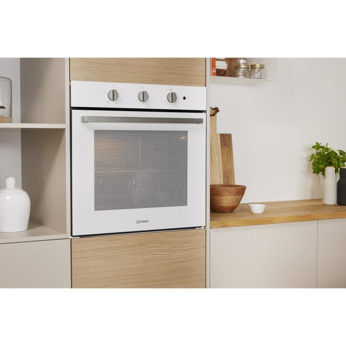 Indesit IFW6230WHUK Four Function Electric Builtin Single Oven White
