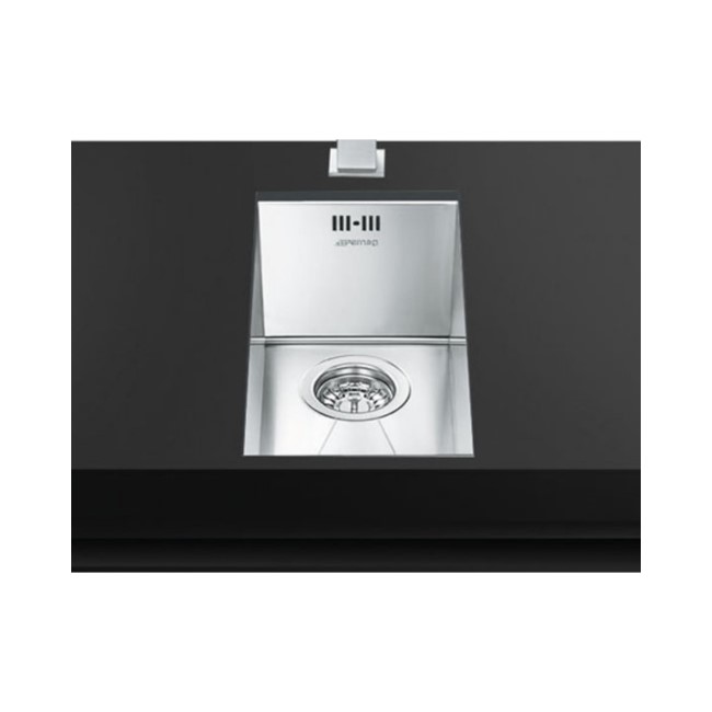 Half Bowl Chrome Stainless Steel Kitchen Sink - Smeg Quadra