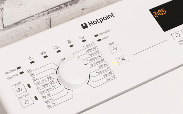 Hotpoint WMTF722H Top-loading washing machine wash cycles, energy efficient