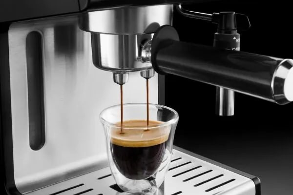DeLonghi Barista Style Espresso Coffee Machine pouring espresso