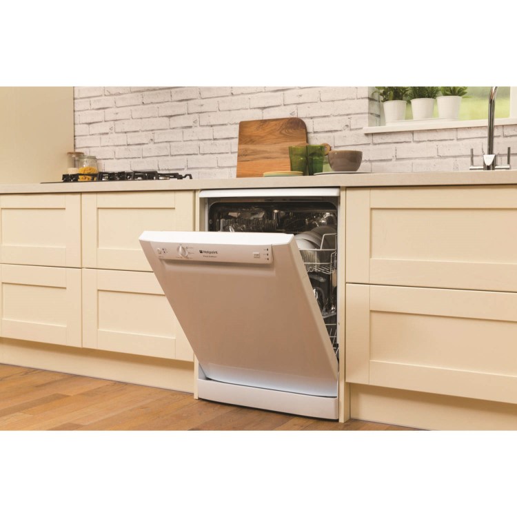 Hotpoint HFED110P 13 Place Freestanding Dishwasher Polar White