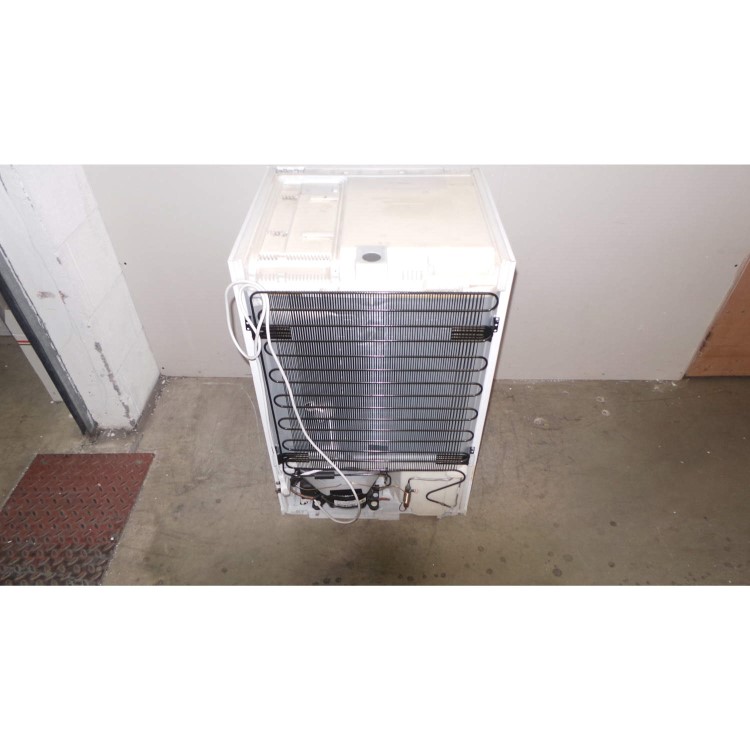 GRADE A2 - Light cosmetic damage - Miele K32222i In-column Integrated Fridge