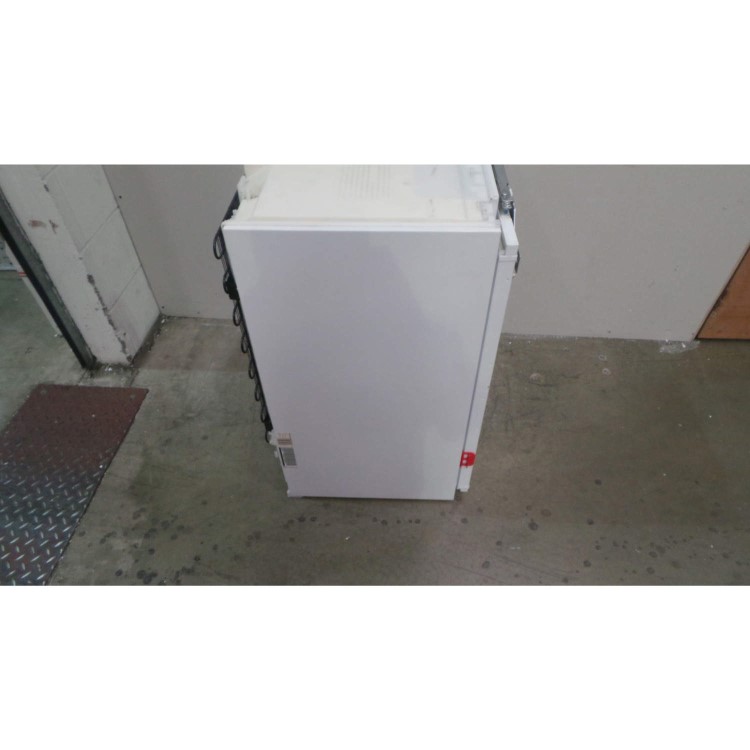 GRADE A2 - Light cosmetic damage - Miele K32222i In-column Integrated Fridge