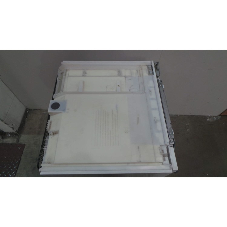GRADE A2 - Light cosmetic damage - Miele K32222i In-column Integrated Fridge