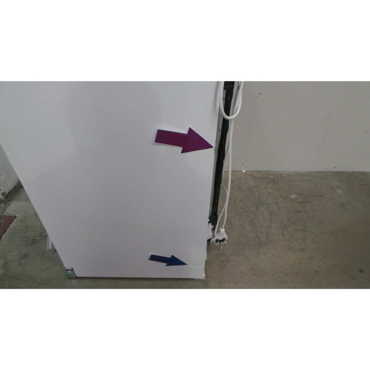 GRADE A2 - Light cosmetic damage - Miele K32222i In-column Integrated Fridge