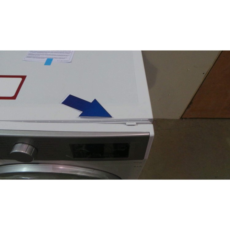 GRADE A3 - Heavy cosmetic damage - Smeg DHT81LUK Freestanding Heat Pump Dryer White