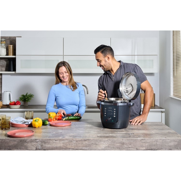 Instant Pot Pro 5.7L Multi-Cooker