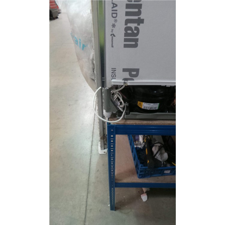 GRADE A2 - Light cosmetic damage - Bosch KUR15A50GB Classixx Integrated Under Counter Fridge
