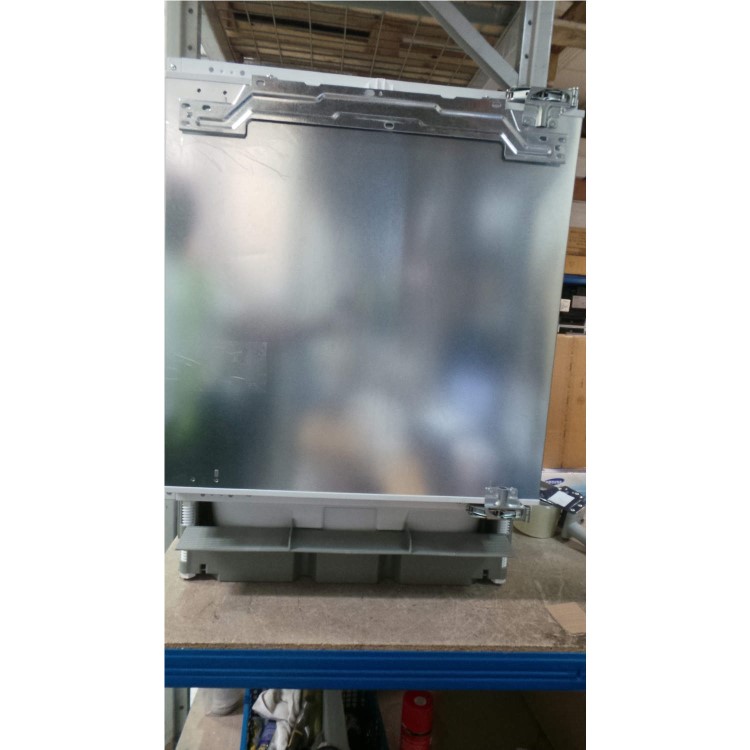 GRADE A2 - Light cosmetic damage - Bosch KUR15A50GB Classixx Integrated Under Counter Fridge