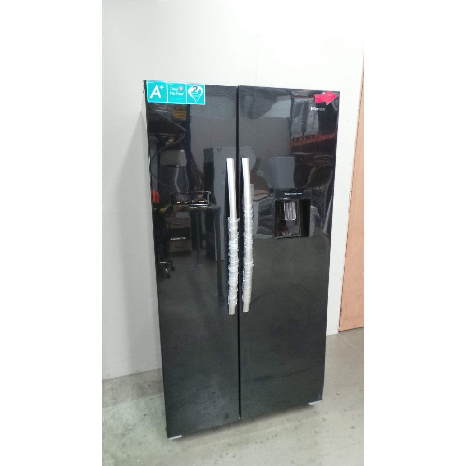 GRADE A2 Hisense RS723N4WB1 Side By Side American Fridge Freezer With