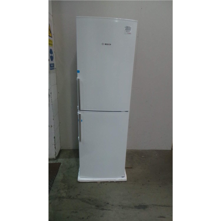 GRADE A2 - Light cosmetic damage - Bosch KGN34VW20G NoFrost Freestanding Fridge Freezer White