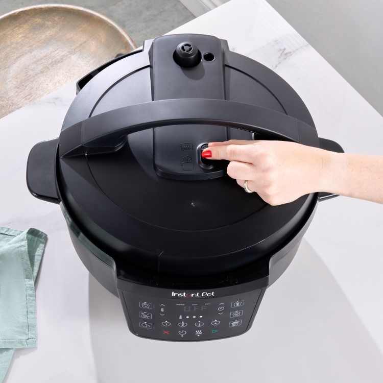 Instant Pot XL 7.1L Multi-Cooker