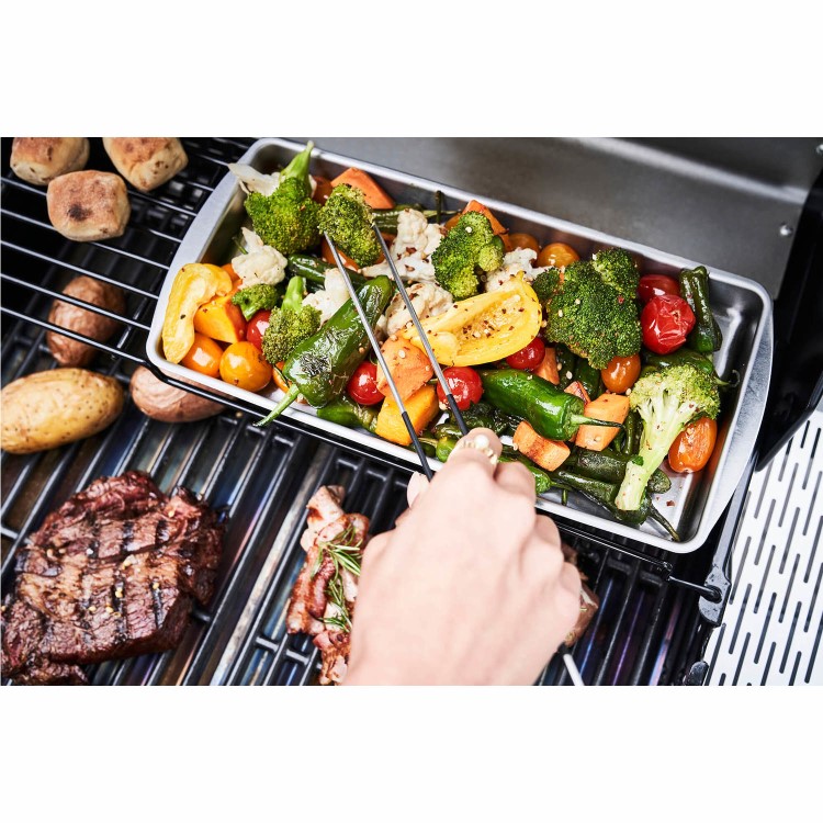 Char-Broil Advantage PRO S 4 - 4 Burner Gas BBQ Grill with Side Burner - Silver