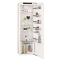 GRADE A3 - Heavy cosmetic damage - AEG SKD71813C0 176cm 310 Litre In-column Integrated Fridge