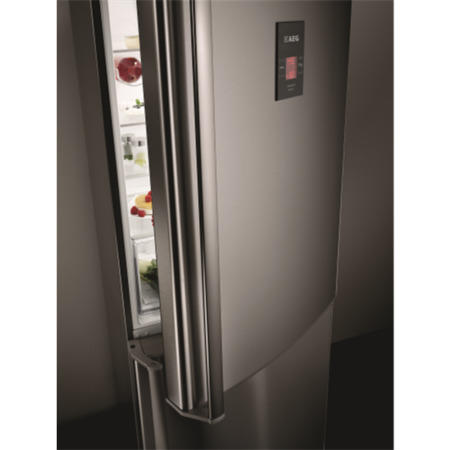 GRADE A2 - Light cosmetic damage - AEG S94400CTX0 Large Capacity Freestanding Fridge Freezer - Anti-fingerprint Stainless Steel Doors