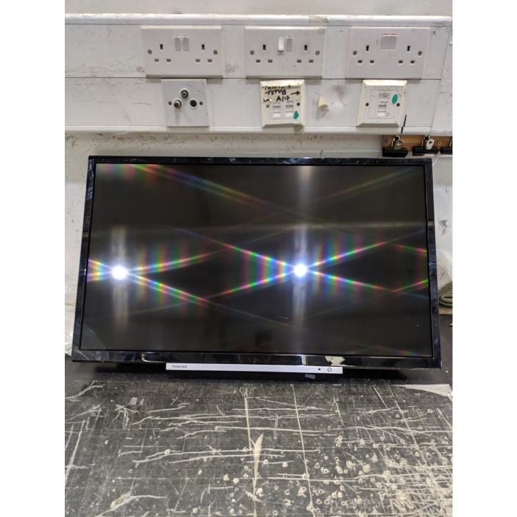 Refurbished Toshiba 32" 720p HD Ready LED Freeview Play Smart TV