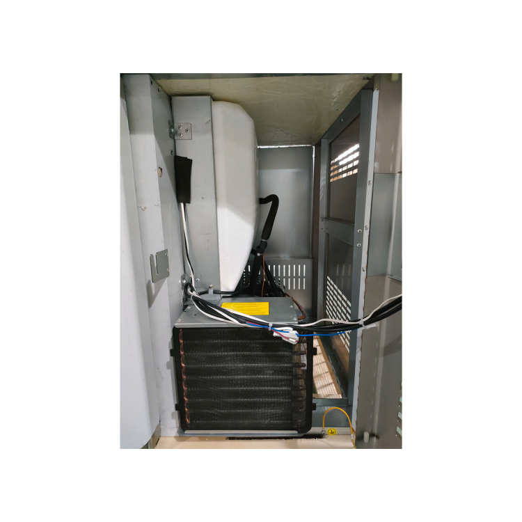 Hamoki GN3100TN 3 Door Counter Fridge - 418 Ltr, 700mm Deep, Ventilated Cooling