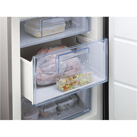 GRADE A3 - Moderate Cosmetic Damage - AEG Frost Free Freestanding Fridge Freezer White