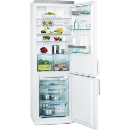 GRADE A3 - Moderate Cosmetic Damage - AEG Frost Free Freestanding Fridge Freezer White
