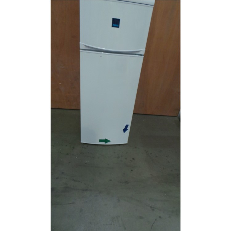 GRADE A3 - Heavy cosmetic damage - Zanussi ZRT23103WA 140x55cm Top Mount Freestanding Fridge Freezer White