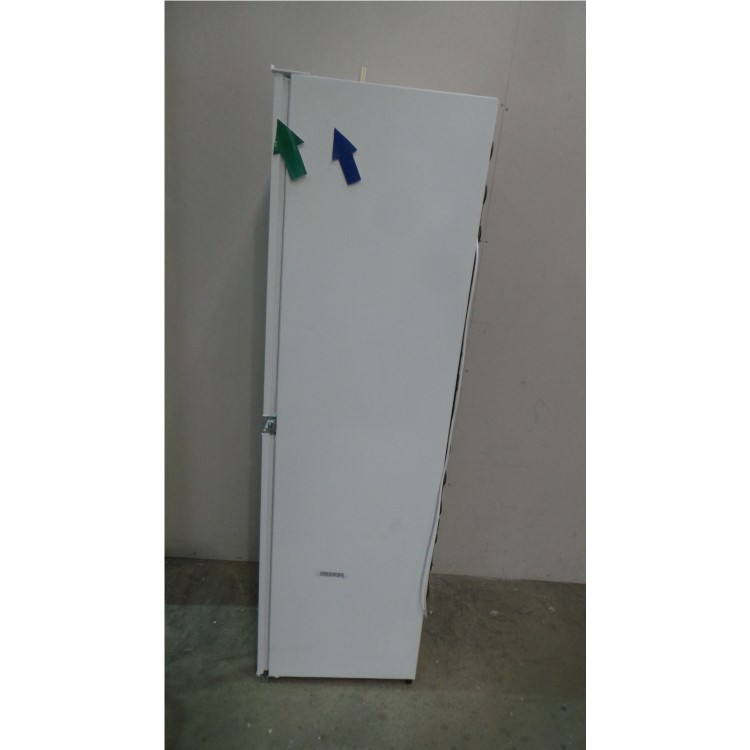 GRADE A2 - Zanussi ZBB27450SA 50-50 Integrated Fridge Freezer