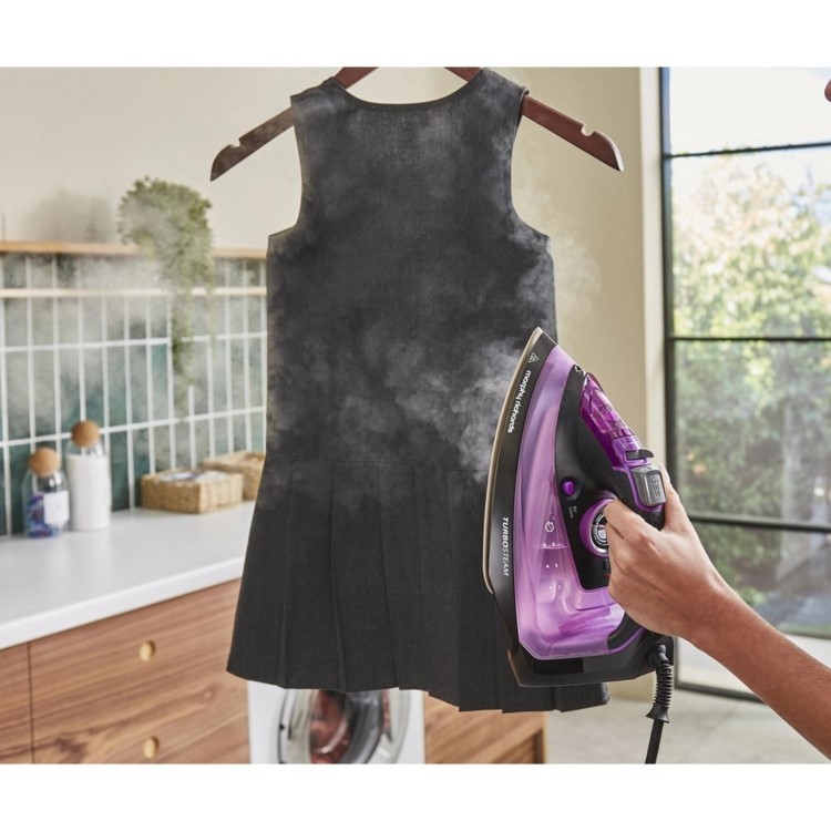 Morphy Richards 303140 Turbosteam 2800W Steam Iron – Purple  Powerful Steam & Easy Ironing