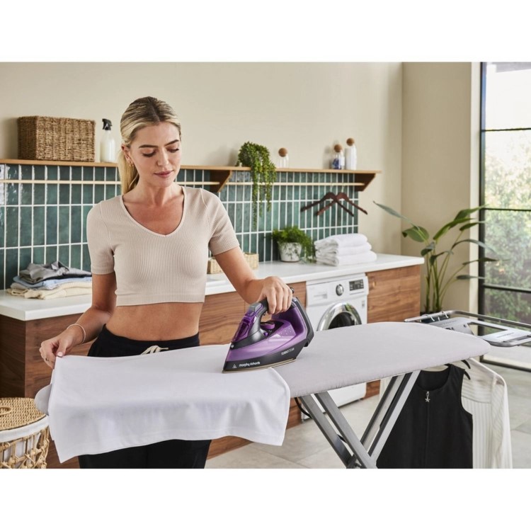 Morphy Richards 303140 Turbosteam 2800W Steam Iron – Purple  Powerful Steam & Easy Ironing