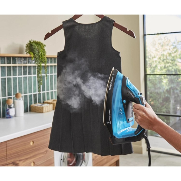 Morphy Richards 303210 Turbosteam Pro 3100W Digital Intellitemp Steam Iron – Blue