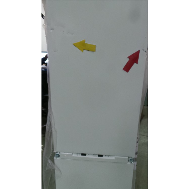 GRADE A3  - AEG SCT71900S0 Pro-Fresh Frost Free 70-30 Integrated Fridge Freezer
