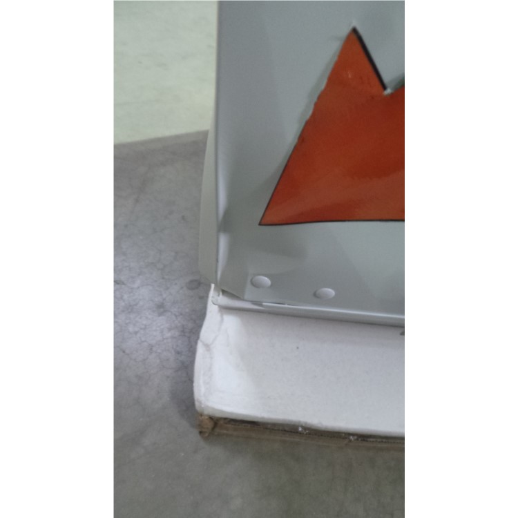 GRADE A3 - Baumatic BR100 118 Litre Integrated Under Counter Fridge With Ice Box