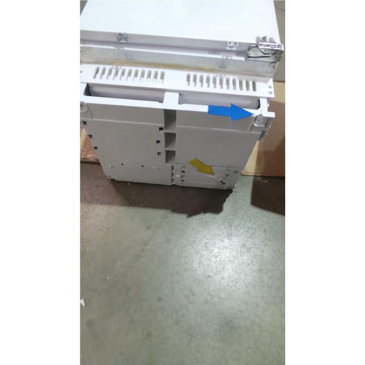 GRADE A3 - Baumatic BR100 118 Litre Integrated Under Counter Fridge With Ice Box