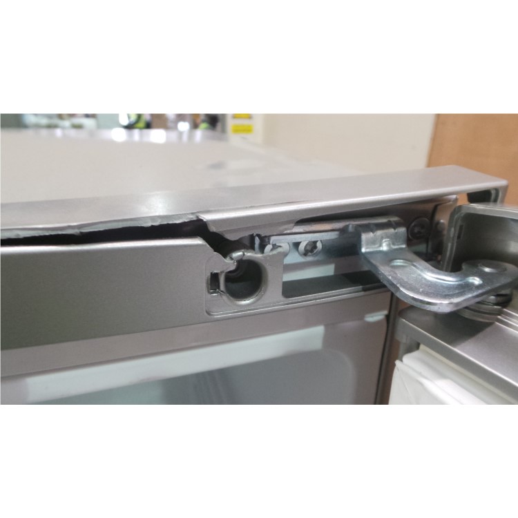 GRADE A3 - Beko CF5834APS 183x55cm Frost Free Freestanding Fridge Freezer Silver