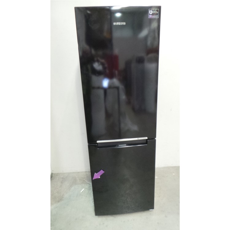 GRADE A2 - Samsung RB29FSRNDBC 1.78m Tall Freestanding Fridge Freezer - Gloss Black