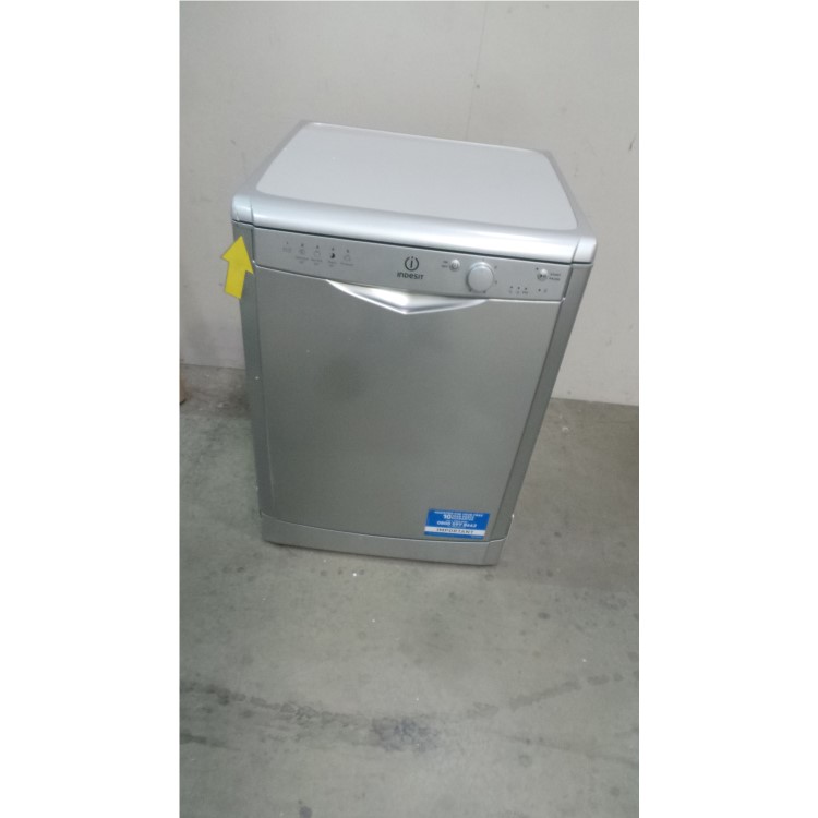 GRADE A2 - Indesit DFG15B1S 13 Place Freestanding Dishwasher - Silver