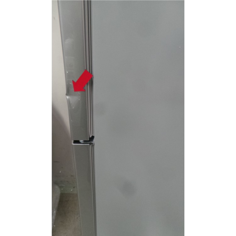 GRADE A2 - Hisense RB320D4WG1 Freestanding Fridge Freezer With Water Dispenser Silver