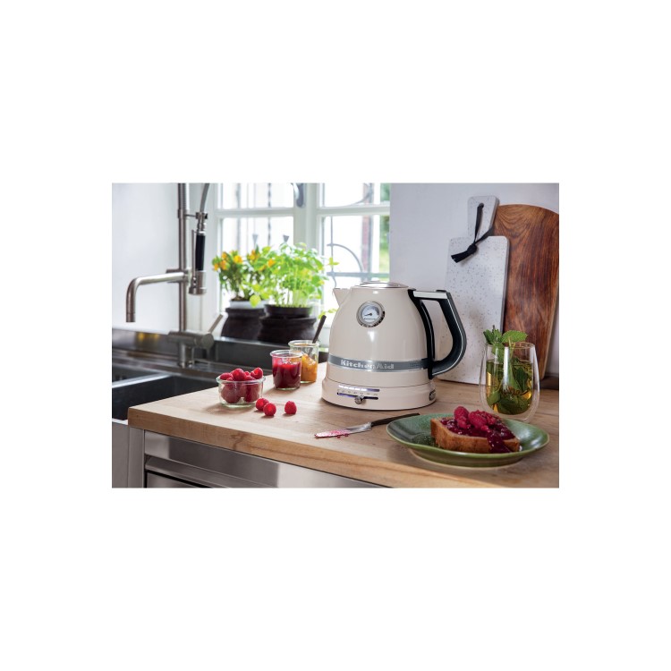 KitchenAid Artisan 1.5L Traditional Kettle - Almond Cream