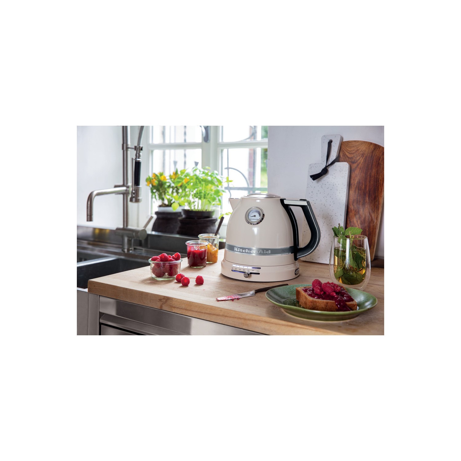 KitchenAid Artisan 5KEK1522BAC 1.5L Traditional Kettle ...