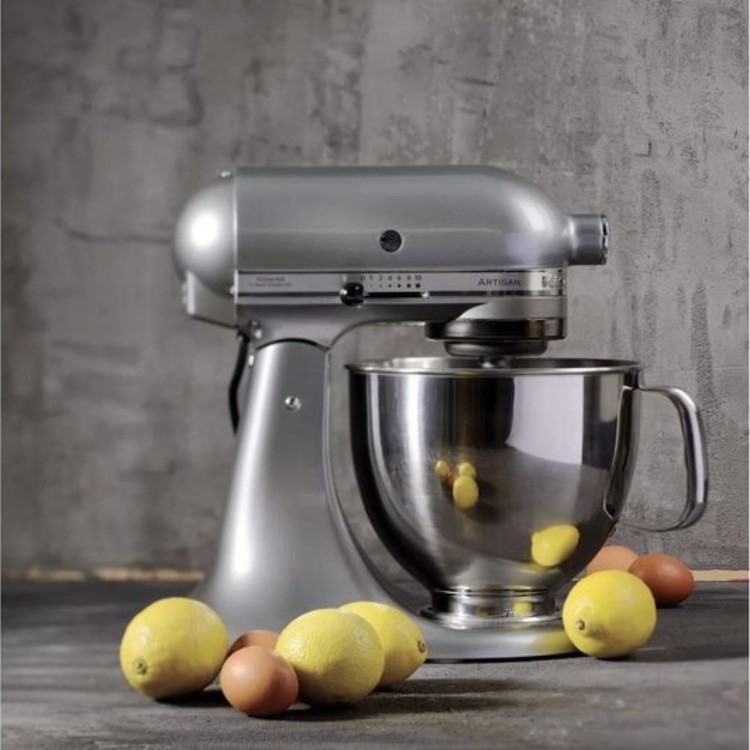 KitchenAid Artisan 4.8L Stand Mixer - Contour Silver
