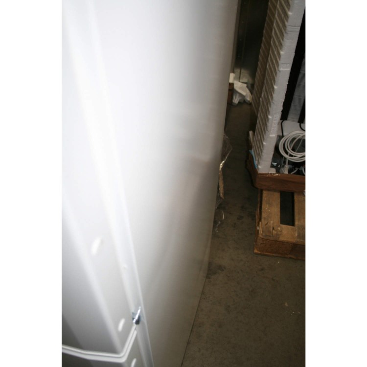 Grade A2 - Liebherr CUN3033 NoFrost Freestanding Fridge Freezer - White