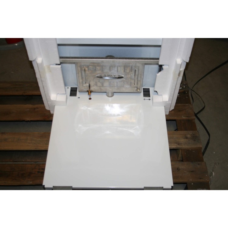 GRADE A2 - Minor Cosmetic Damage - New World 55THLG 55cm Gas Cooker