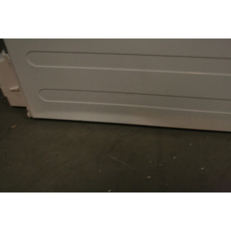 GRADE A2 - Minor Cosmetic Damage - Electrolux EDH3497RDW 9kg Freestanding Condenser Tumble Dryer - White