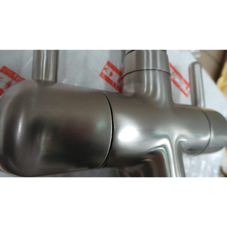 GRADE A2 - Minor Cosmetic Damage - Franke FZURSS Zurich Ceramic Disc Quarter Turn Tap - SilkSteel
