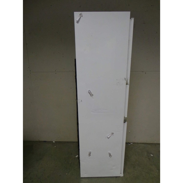 GRADE A2 - Light cosmetic damage - Smeg CR312P In-column Integrated Fridge Freezer