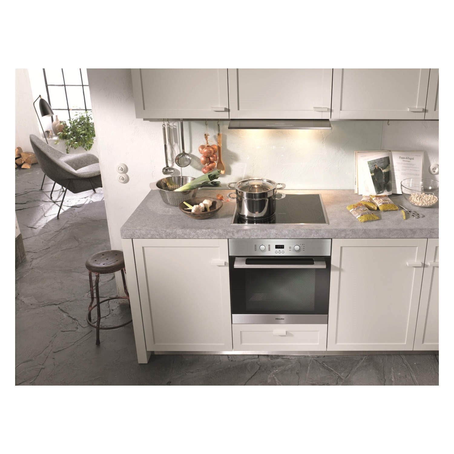 Miele H2361BPclst EasyControl 7 Function Electric Builtin Single Oven