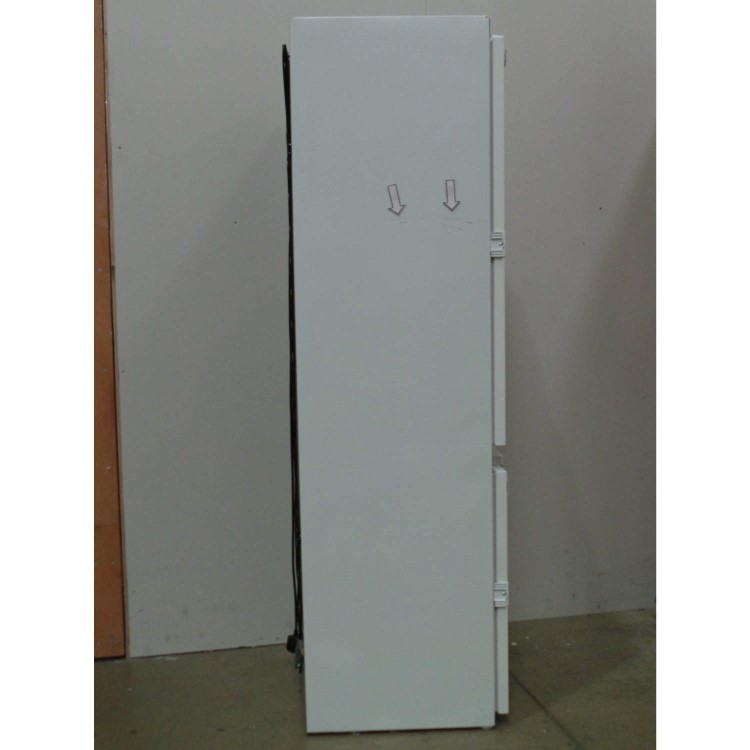 GRADE A2 - Minor Cosmetic Damage - Rangemaster 10180 70-30 Integrated Fridge Freezer