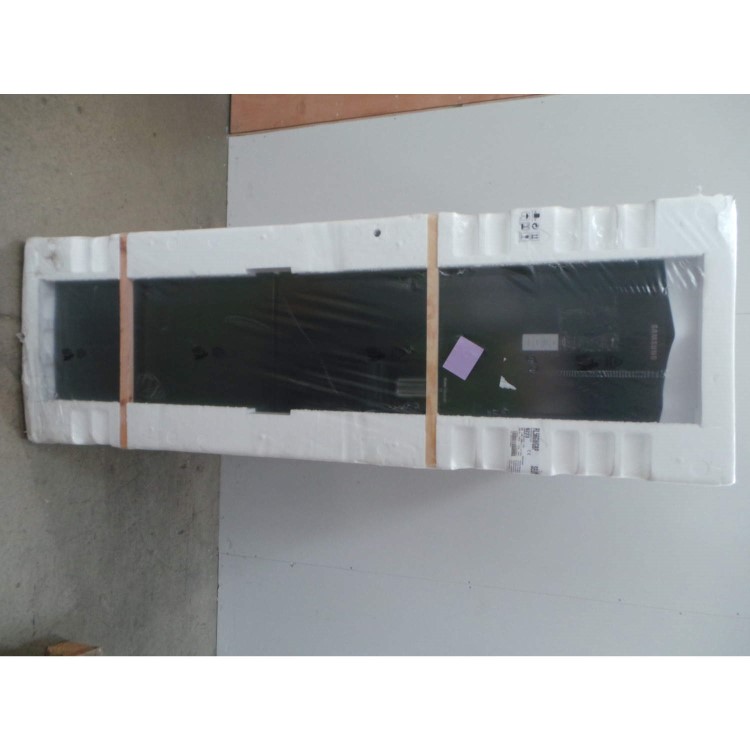 GRADE A2 - Light cosmetic damage - Samsung RL56GWGBP1 G-series 1.85m Gloss Black Freestanding Fridge Freezer with Water Dispenser