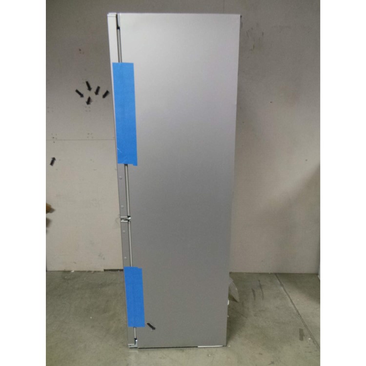 GRADE A2 - Light cosmetic damage - Liebherr CNSL3033 NoFrost Freestanding Fridge Freezer - Silver