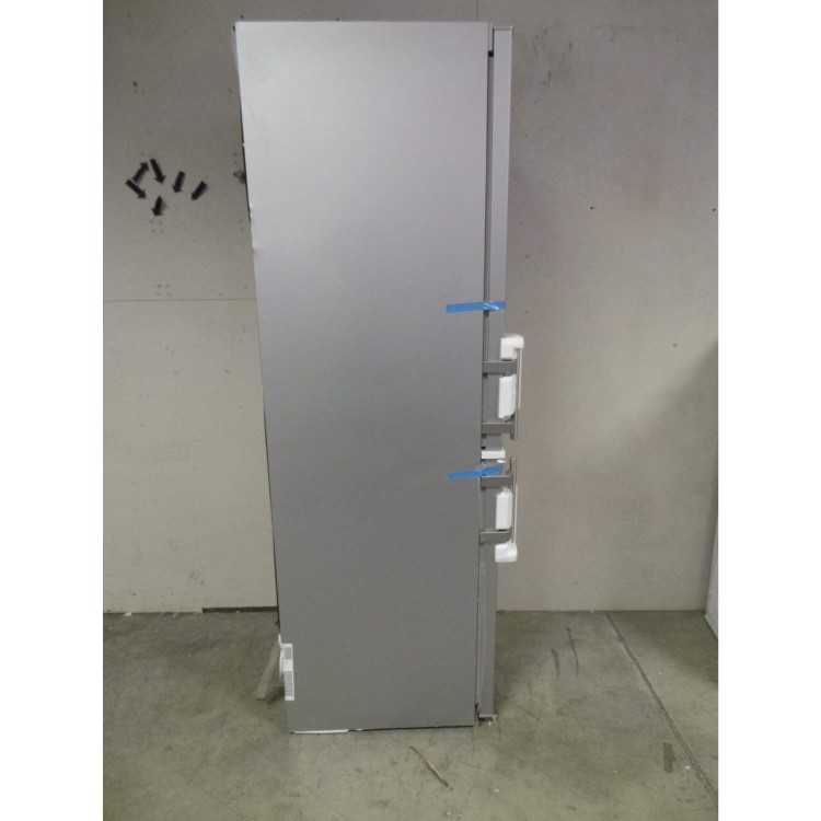 GRADE A2 - Light cosmetic damage - Liebherr CNSL3033 NoFrost Freestanding Fridge Freezer - Silver