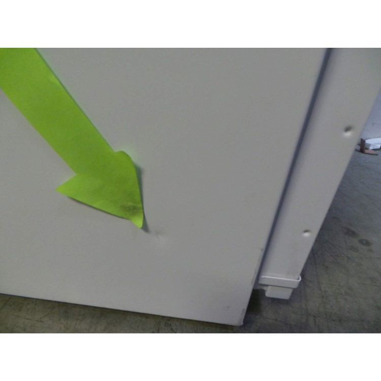 GRADE A2 - Light cosmetic damage - Zanussi ZRT27101WA Free-Standing Fridge Freezer in White