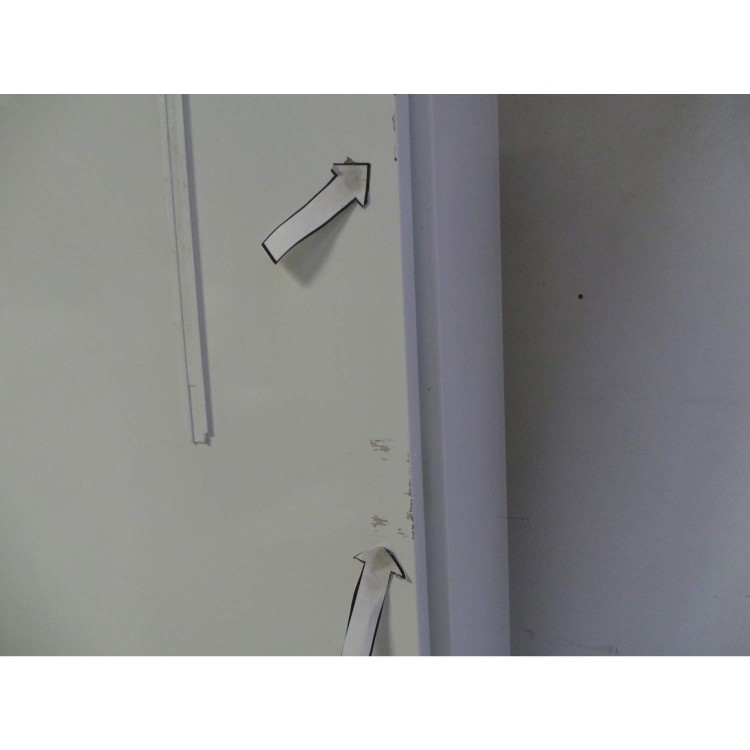 GRADE A2 - Light cosmetic damage - Zanussi ZRT27101WA Free-Standing Fridge Freezer in White